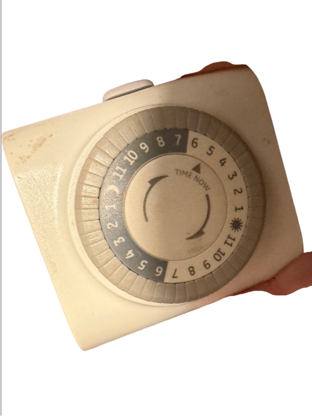 GE Basic Timer (Model 15119) designed to automate indoor electrical devices